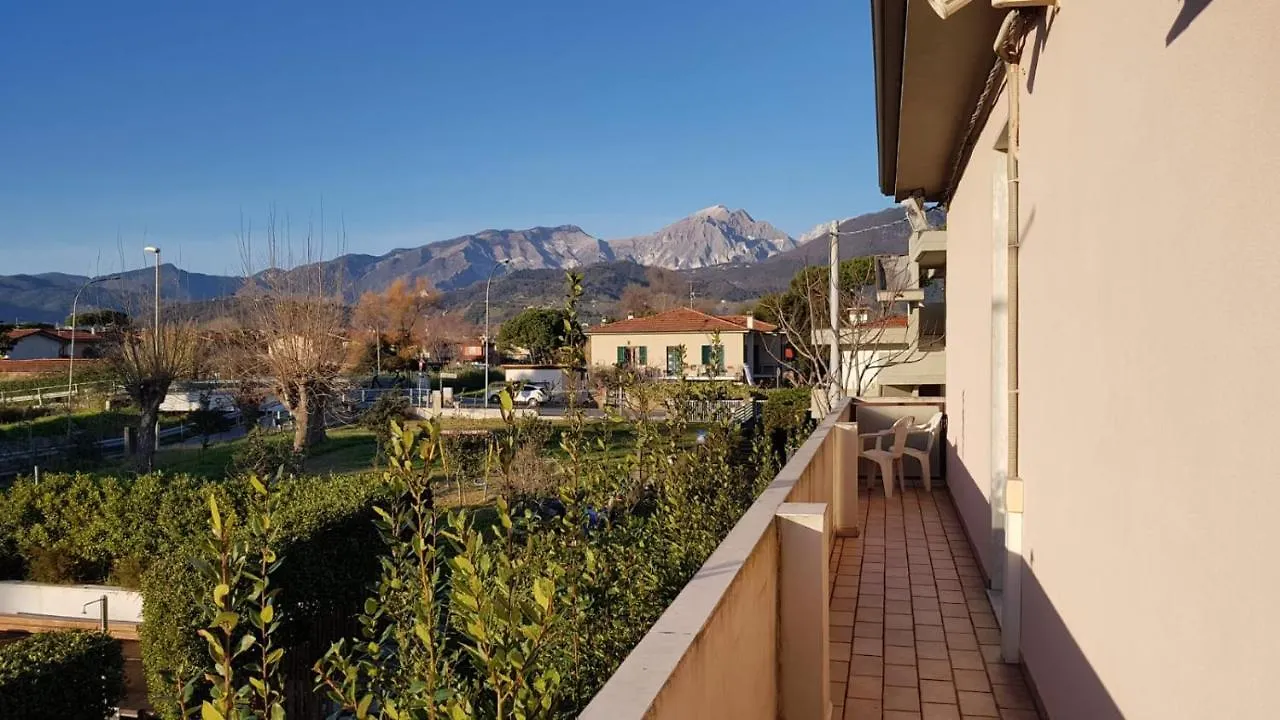 Hotel Patrizia Marina di Massa 3*,  Italy